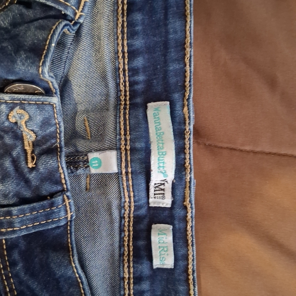WannaBettaButt Distressed Mid Rise Blue Jeans Size 11. Excellent Shape - Picture 5 of 8